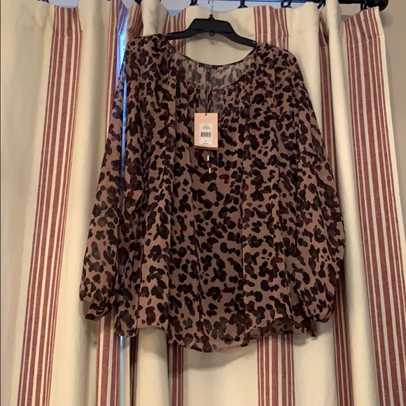 NYDJ Leopard Print Split Neck Blouse - Picture 1 of 3